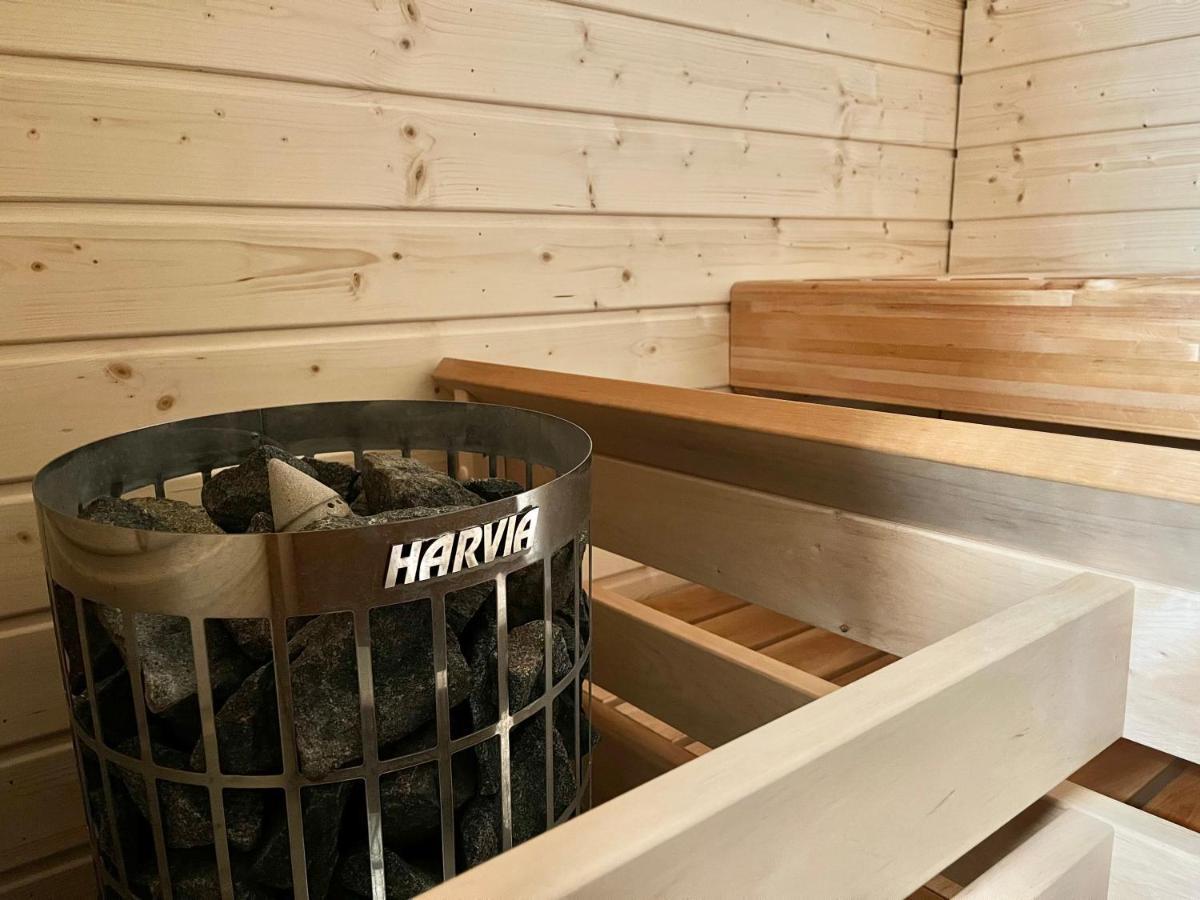 Tammer Huoneistot - City Suite 1 - Sauna, Balcony & Free Parking Тампере Екстериор снимка